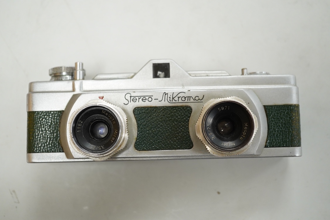 A 1960s Meopta Mikroma stereo camera with Mirar 3.5/25 lenses, in a fitted leather case